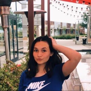 Meet your Posher, Lydia